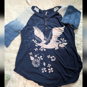 Free People boho "Tranquility" Bird Graphic Henley Ombre Crochet Sleeves Navy la